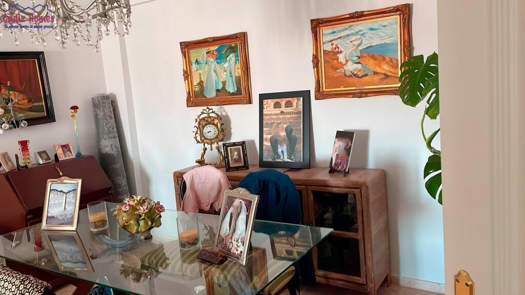AMPLIA VIVIENDA A LOS PIES DE LA CALETA - foto 16