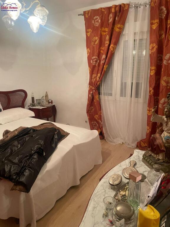 AMPLIA VIVIENDA A LOS PIES DE LA CALETA - foto 22