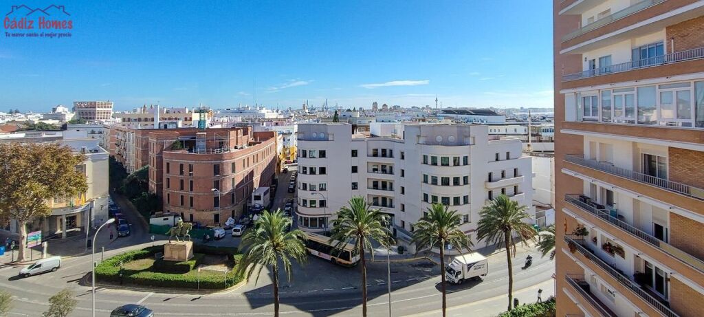 AMPLIA VIVIENDA A LOS PIES DE LA CALETA - foto 36