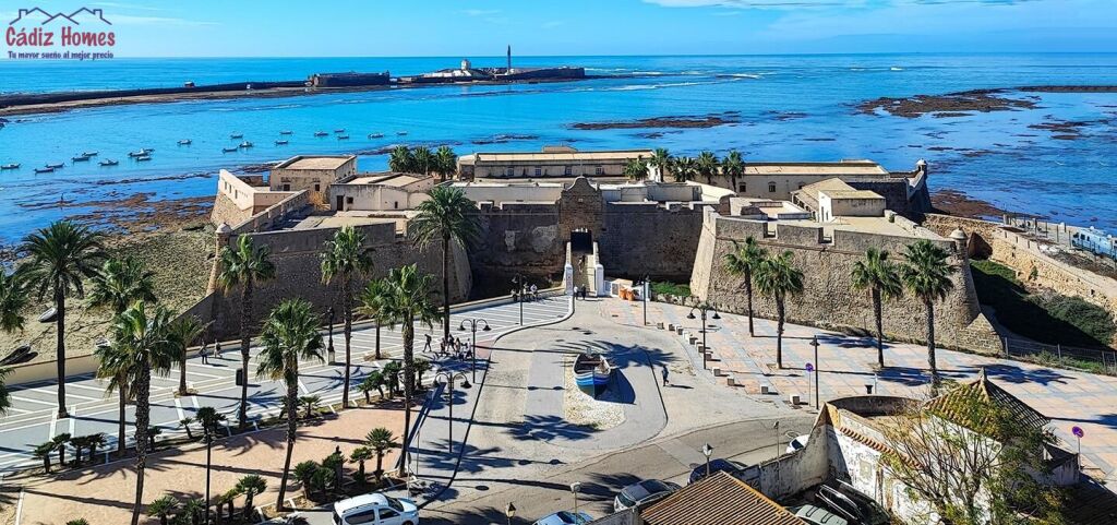 AMPLIA VIVIENDA A LOS PIES DE LA CALETA - foto 38
