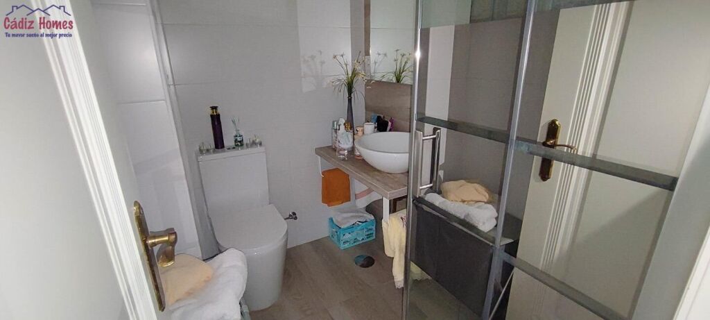 AMPLIA VIVIENDA A LOS PIES DE LA CALETA - foto 41