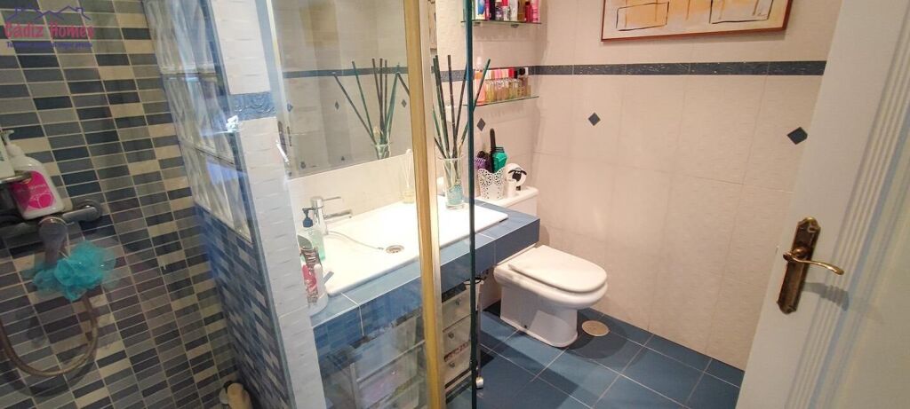 AMPLIA VIVIENDA A LOS PIES DE LA CALETA - foto 42