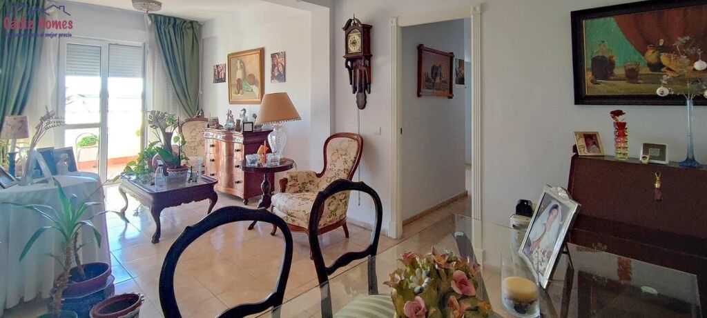 AMPLIA VIVIENDA A LOS PIES DE LA CALETA - foto 49