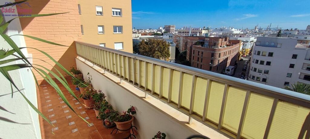 AMPLIA VIVIENDA A LOS PIES DE LA CALETA - foto 50