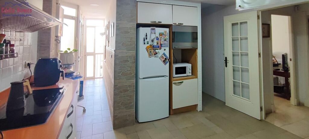 AMPLIA VIVIENDA A LOS PIES DE LA CALETA - foto 7