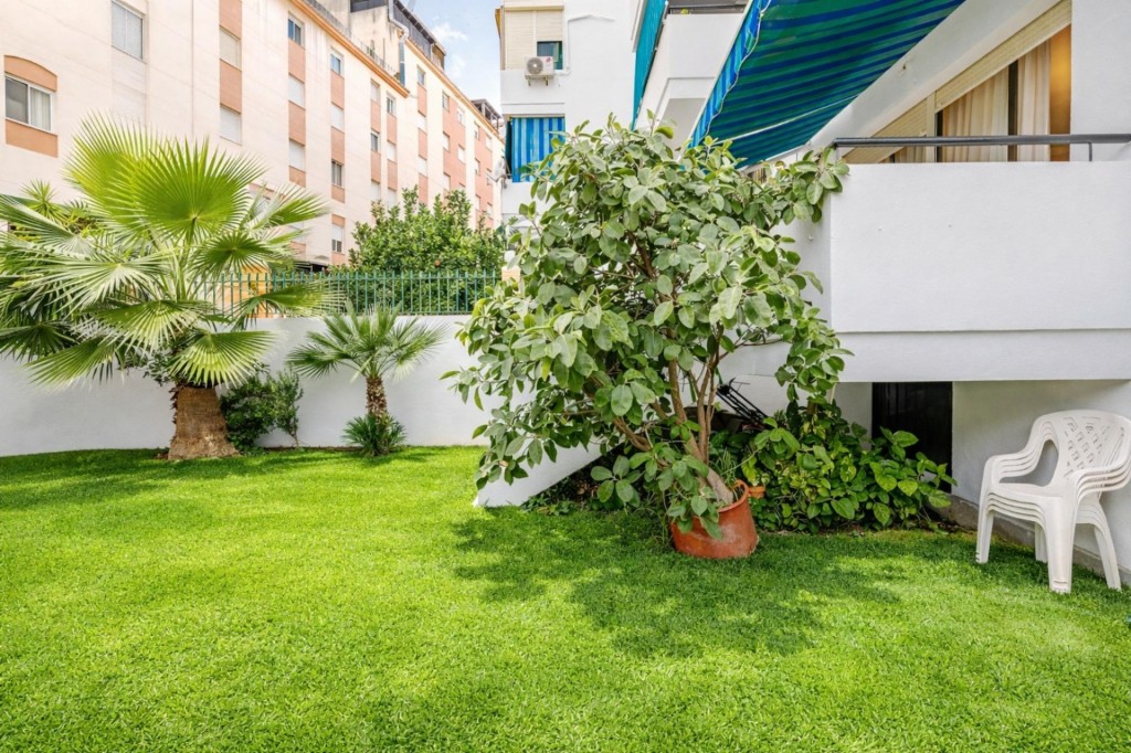 Adosada en Venta en Estepona Málaga - foto 2