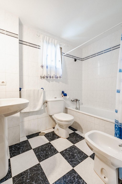 Adosada en Venta en Estepona Málaga - foto 11