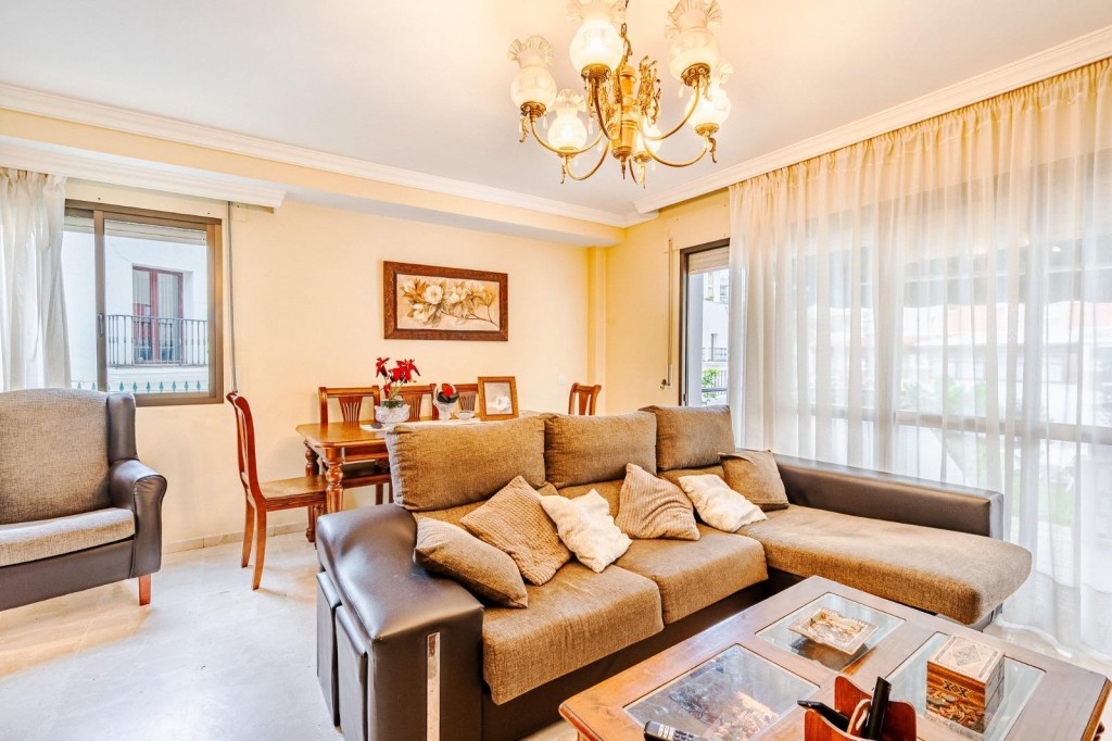 Adosada en Venta en Estepona Málaga - foto 5