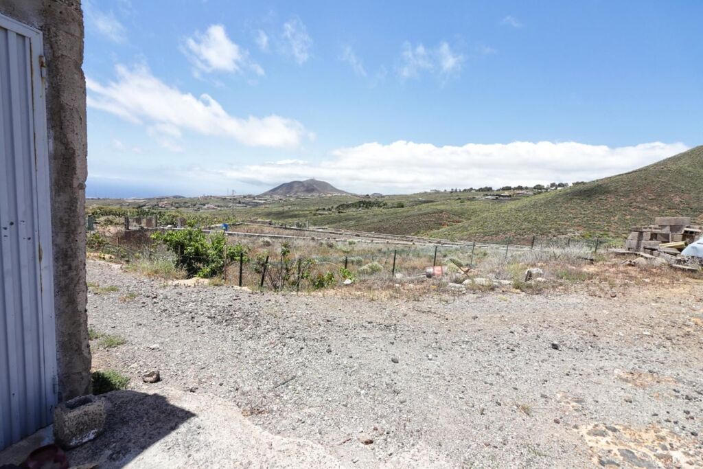 Terreno rústico con varias construcciones en Granadilla. - foto 6
