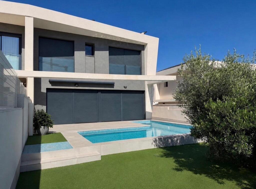 VILLA LINDA | PISCINA PRIVADA | PLACAS SOLARES | EXTRAS INCL - foto 2