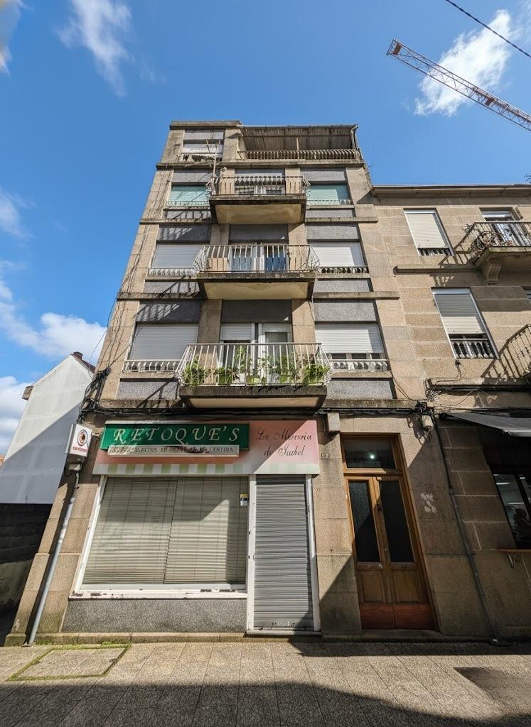 En venta edificio con 4 viviendas y bajo en la calle Extrema