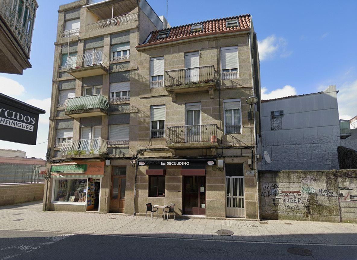 En venta edificio con 4 viviendas y bajo en la calle Extrema - foto 4