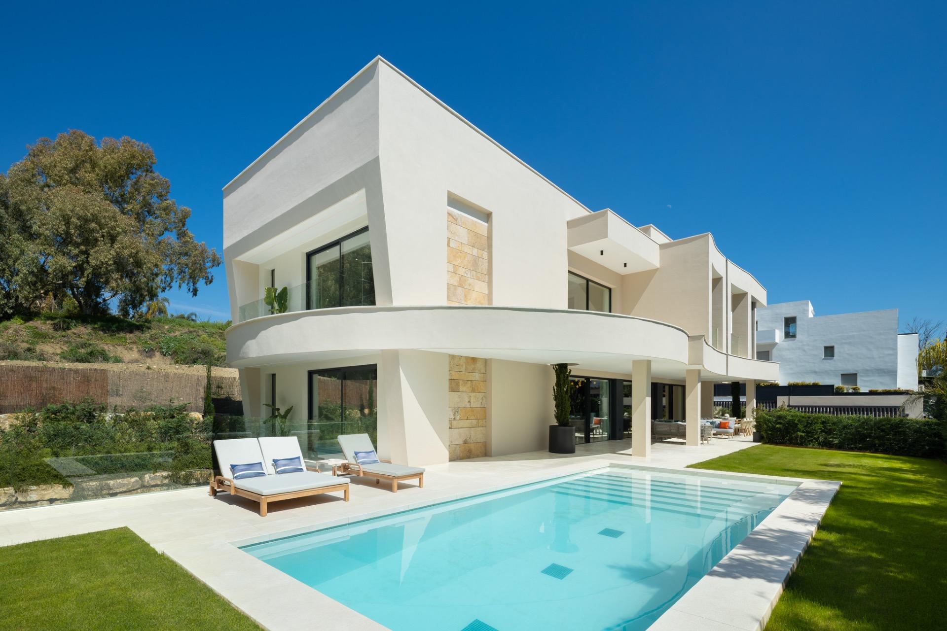 VILLA DE LUJO EN LA CERQUILLA, NUEVA ANDALUCIA MARBELLA - foto 2