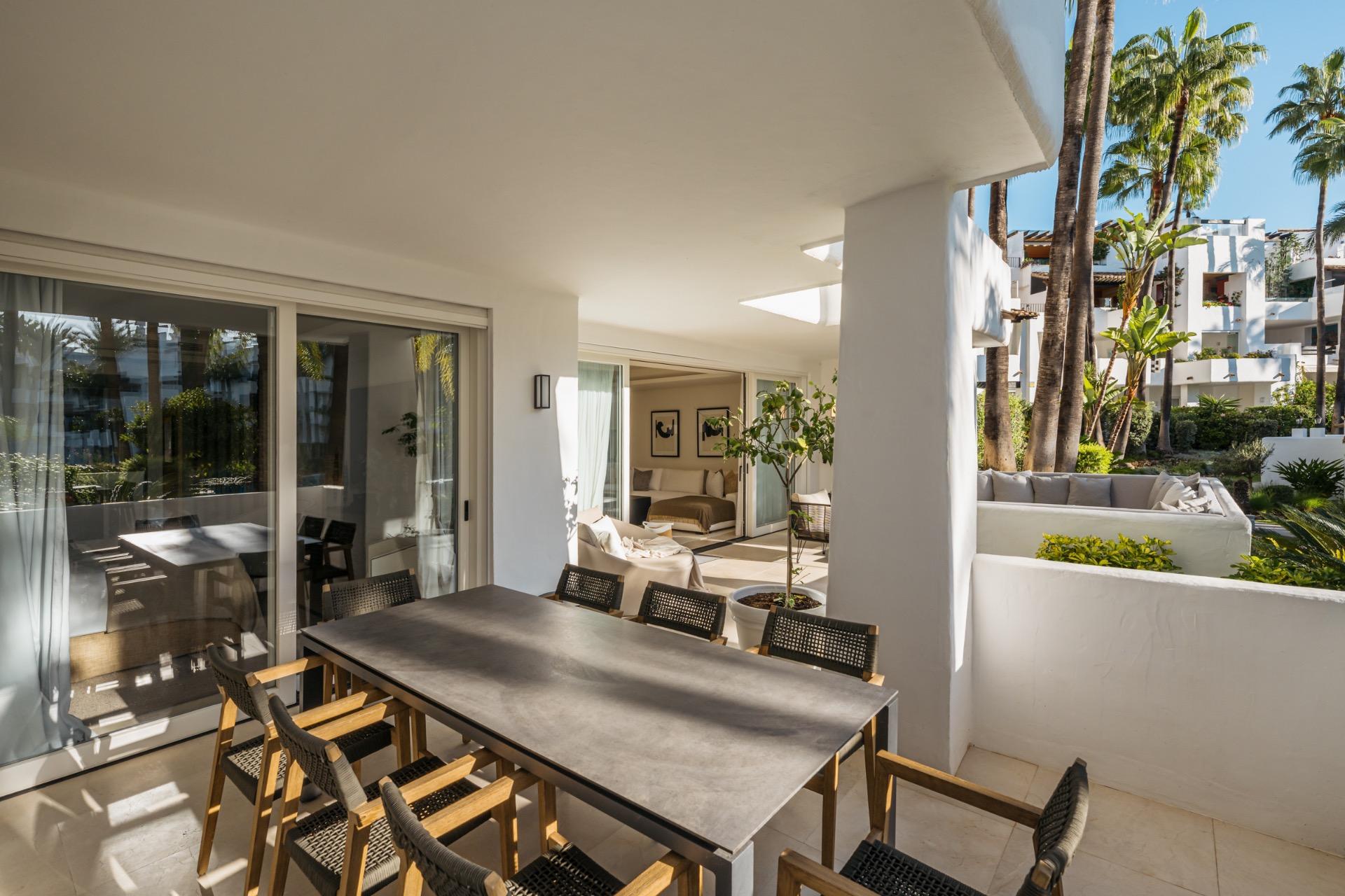 APARTAMENTO DE LUJO EN PUENTE ROMANO COMPLETAMENTE REFORMADO - foto 2