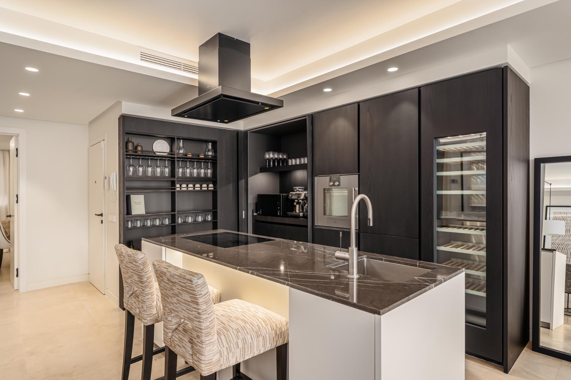 APARTAMENTO DE LUJO EN PUENTE ROMANO COMPLETAMENTE REFORMADO - foto 12