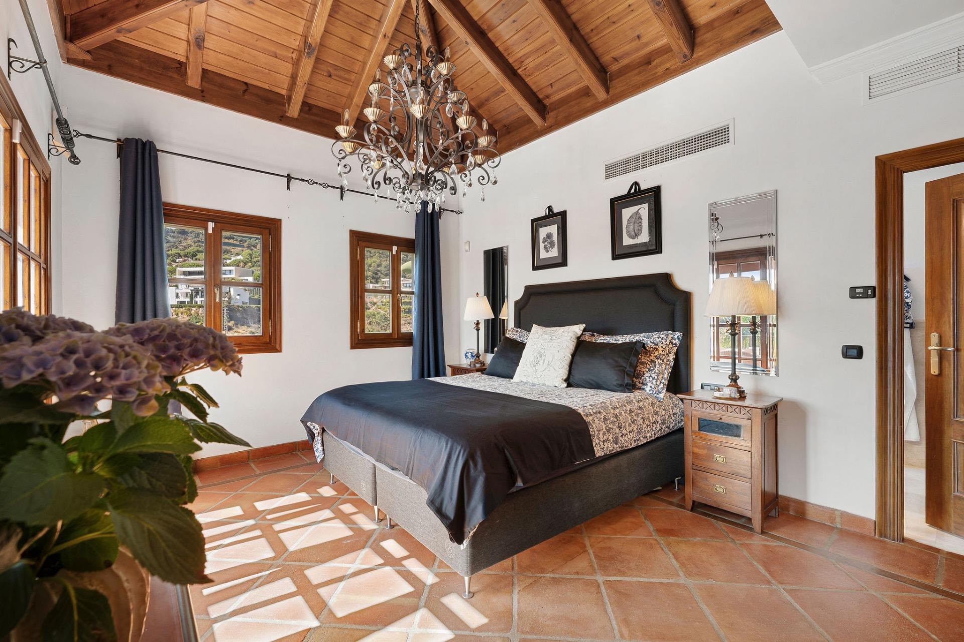 VILLA DE LUJO EN BENAHAVÍS, EL MADROÑAL, MARBELLA - foto 23