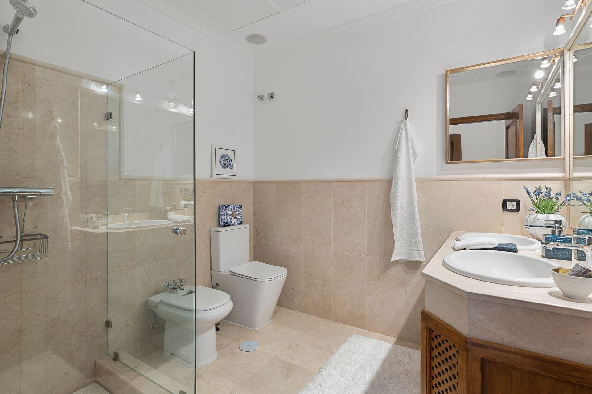VILLA DE LUJO EN BENAHAVÍS, EL MADROÑAL, MARBELLA - foto 32