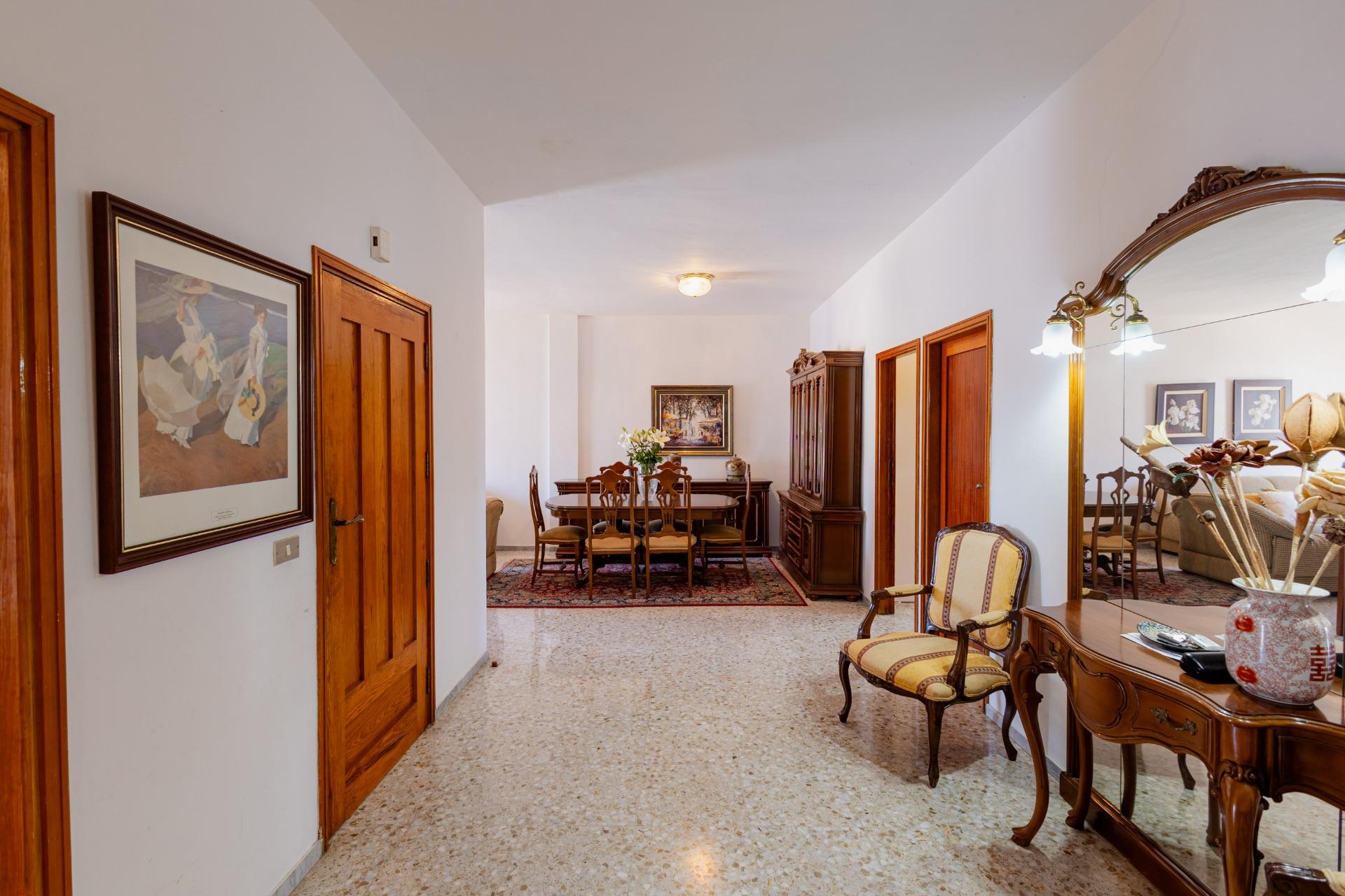¡Una vivienda única en Arico con tres niveles, amplios espac - foto 2