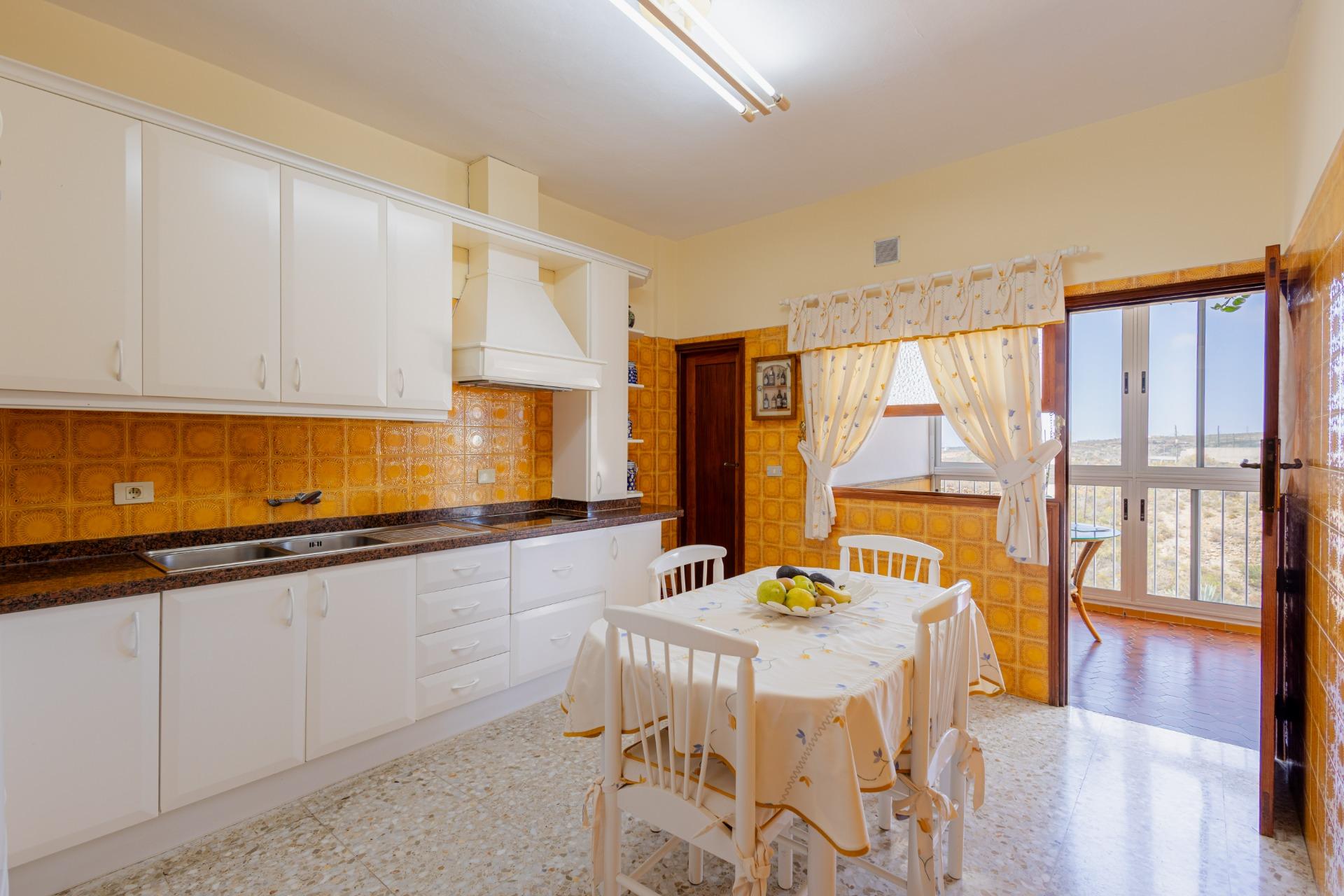¡Una vivienda única en Arico con tres niveles, amplios espac - foto 18