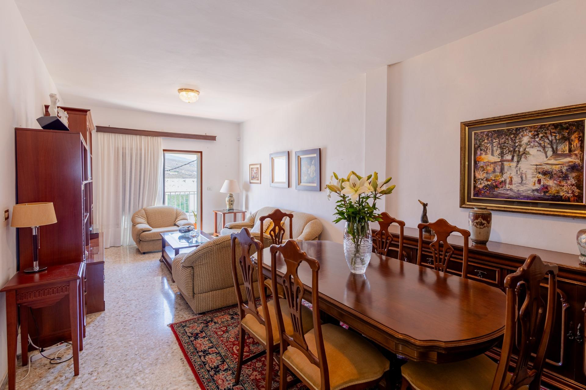 ¡Una vivienda única en Arico con tres niveles, amplios espac - foto 3