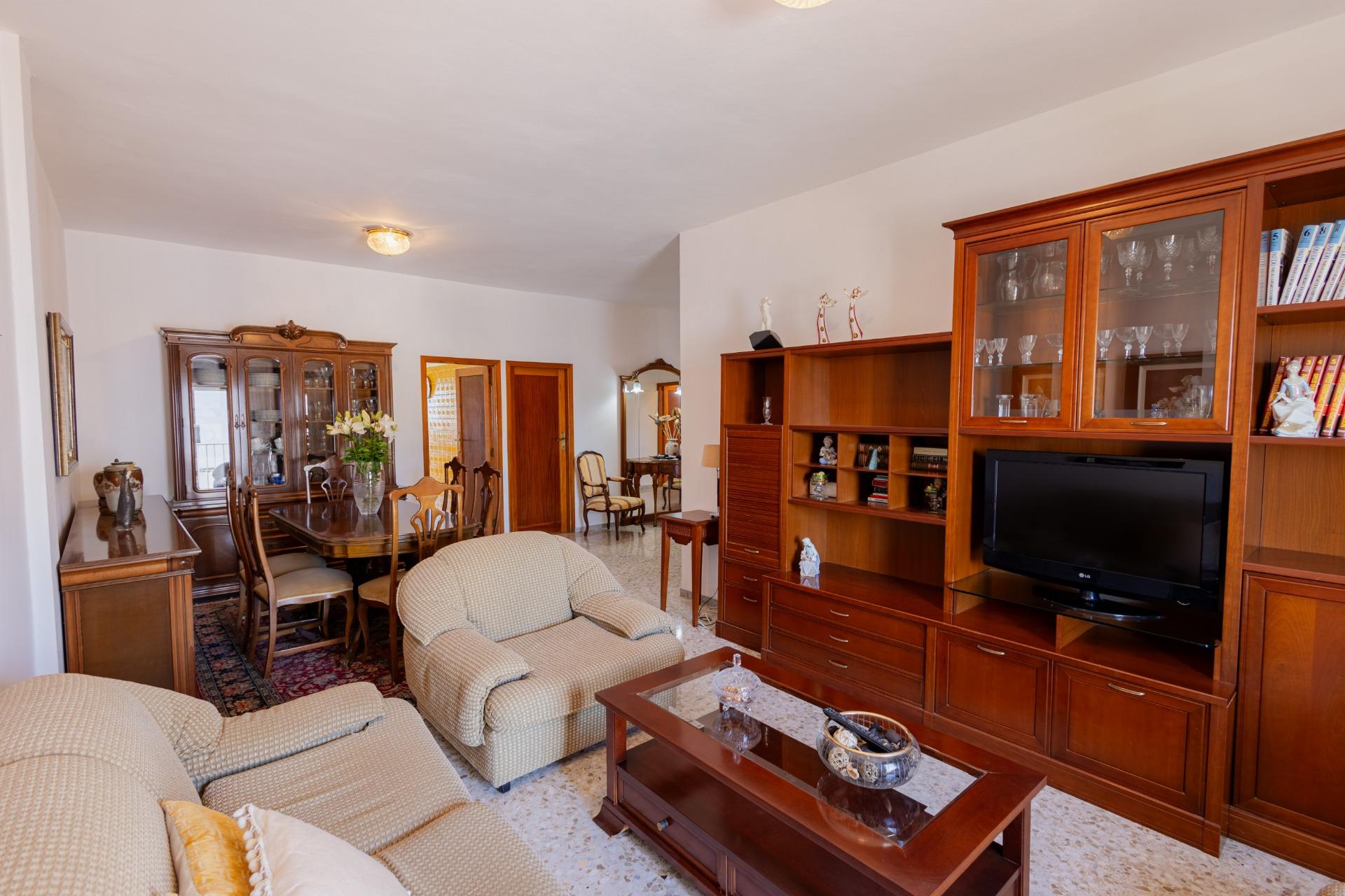¡Una vivienda única en Arico con tres niveles, amplios espac - foto 4
