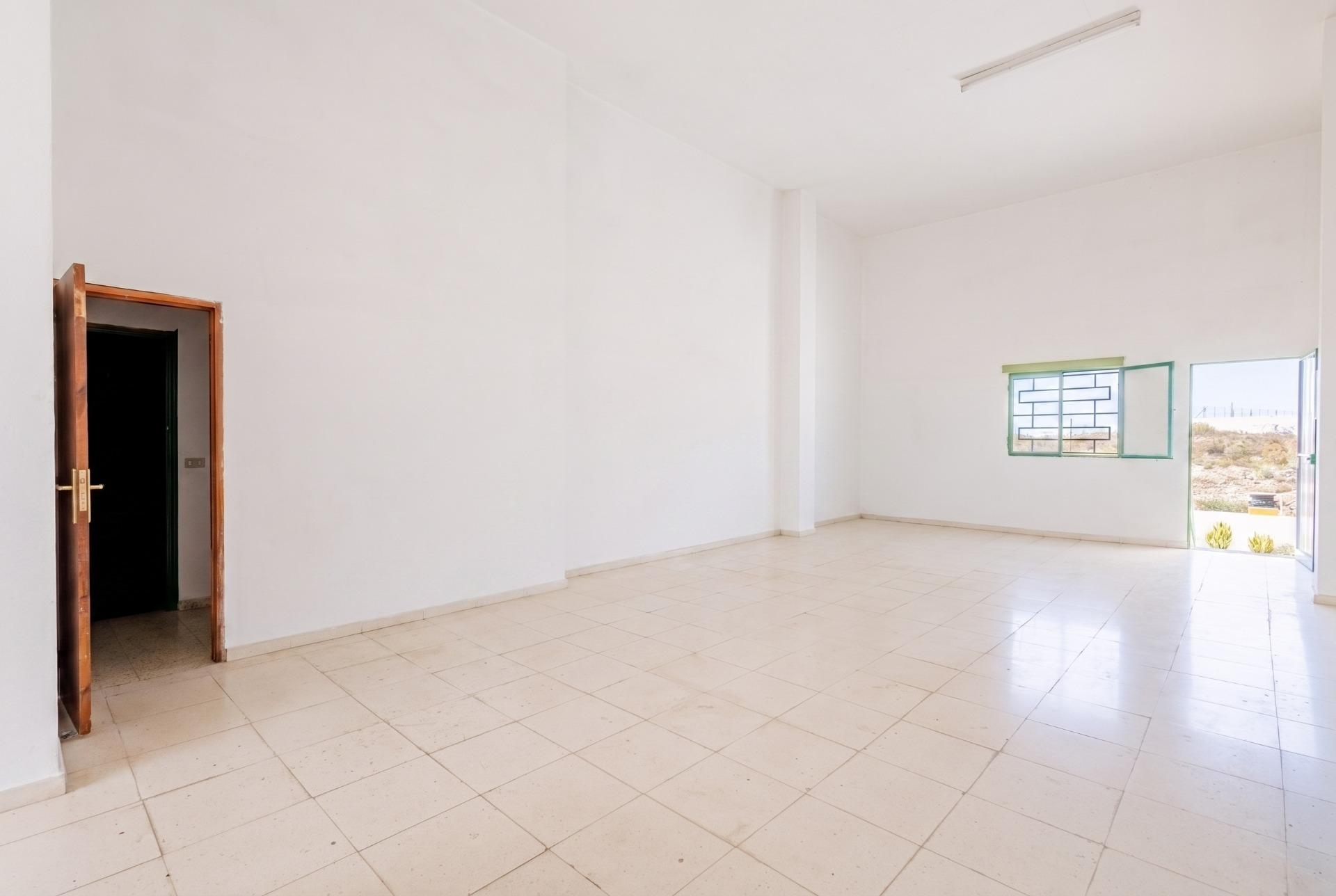 ¡Una vivienda única en Arico con tres niveles, amplios espac - foto 38