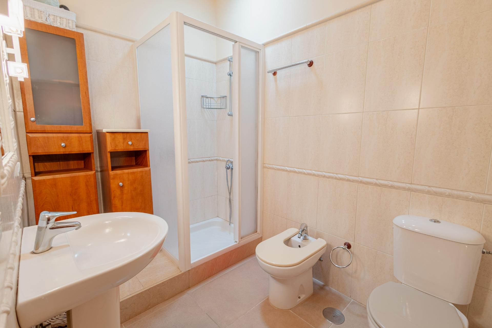 ¡Una vivienda única en Arico con tres niveles, amplios espac - foto 10