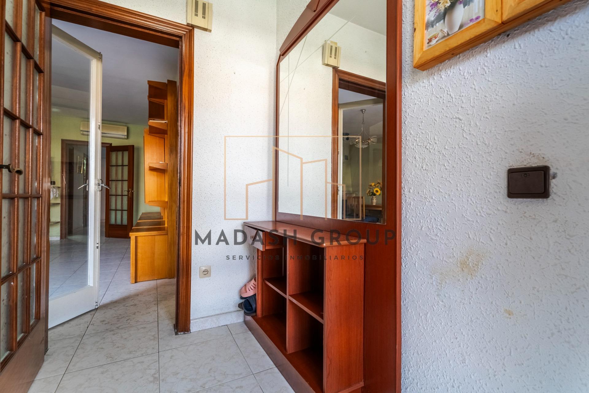 Adosado de 142 m2 con jardín, terraza y chimenea en Sant Sal - foto 3