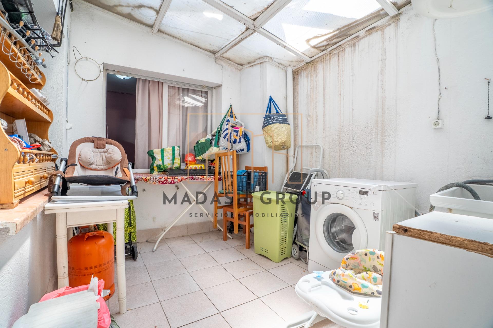 Adosado de 142 m2 con jardín, terraza y chimenea en Sant Sal - foto 5