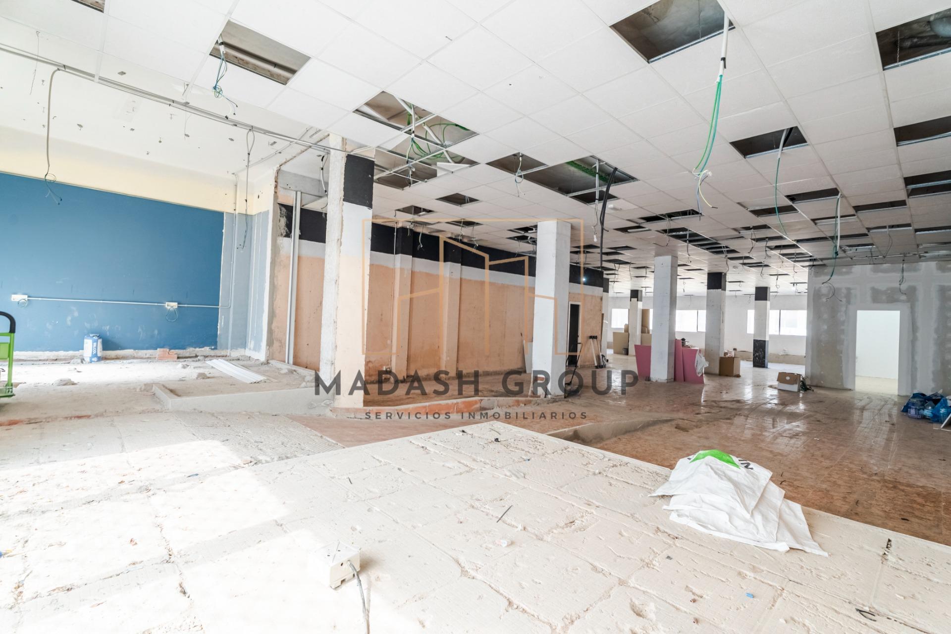 Local comercial reformado en una ubicación estratégica de El