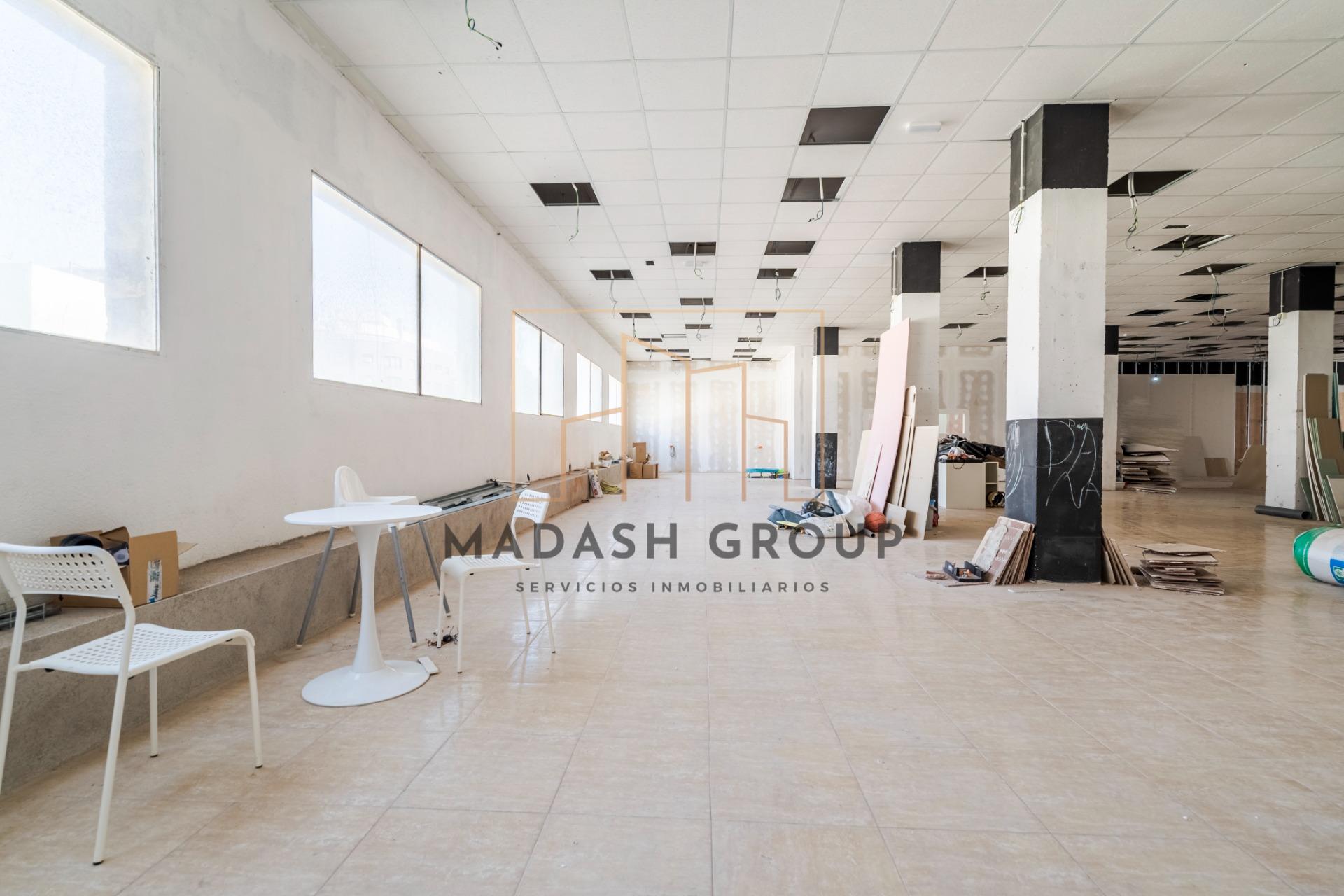Local comercial reformado en una ubicación estratégica de El - foto 13