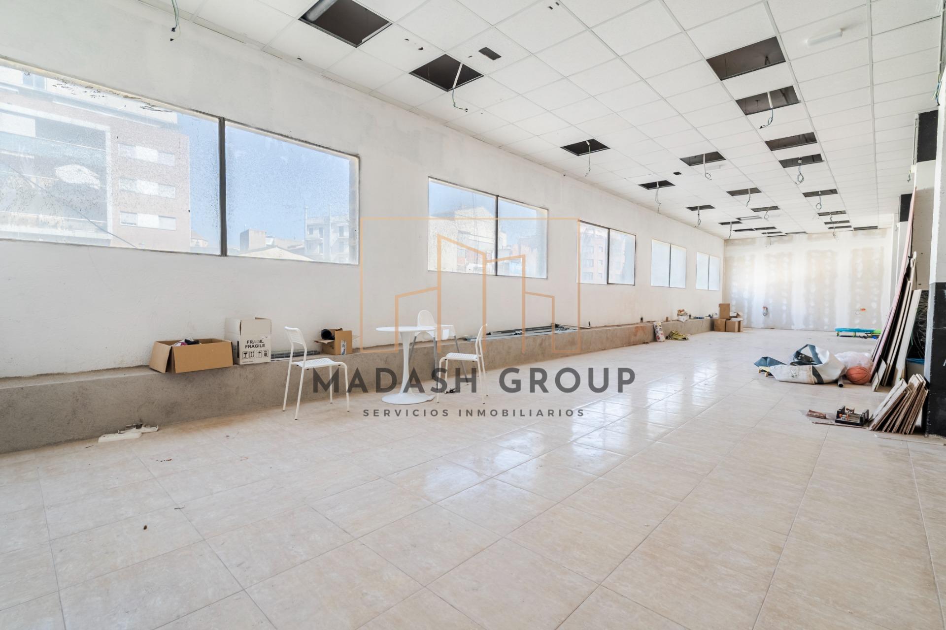 Local comercial reformado en una ubicación estratégica de El - foto 14
