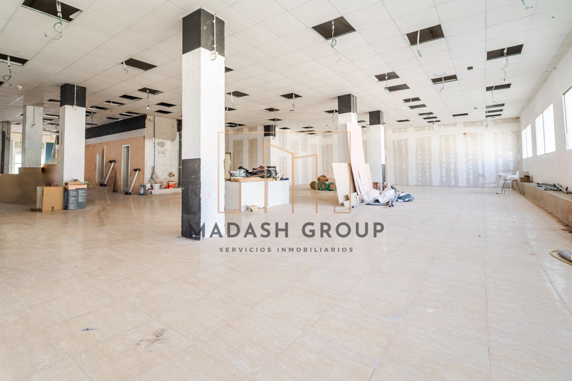 Local comercial reformado en una ubicación estratégica de El - foto 10