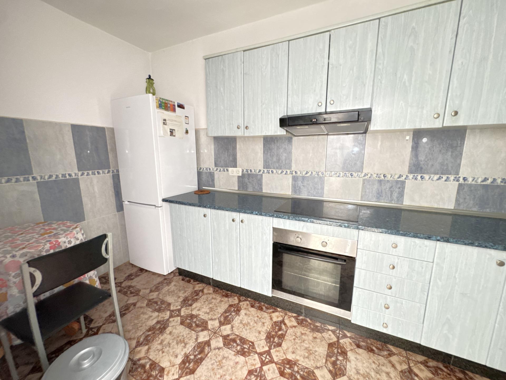 Casa terrera de 6 habitaciones con gran potencial de inversi - foto 2