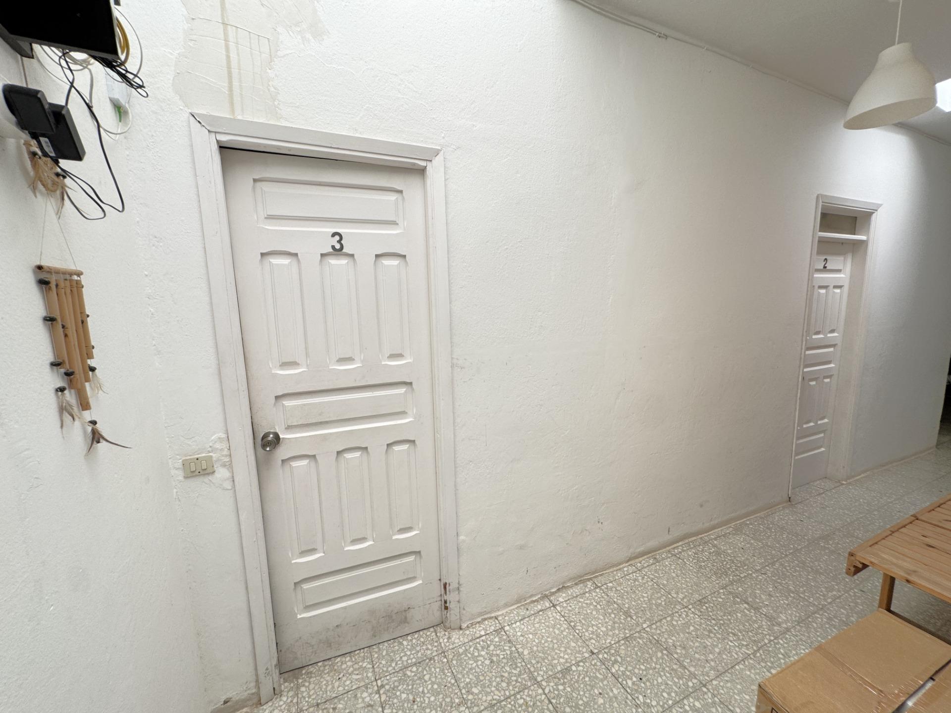 Casa terrera de 6 habitaciones con gran potencial de inversi - foto 12