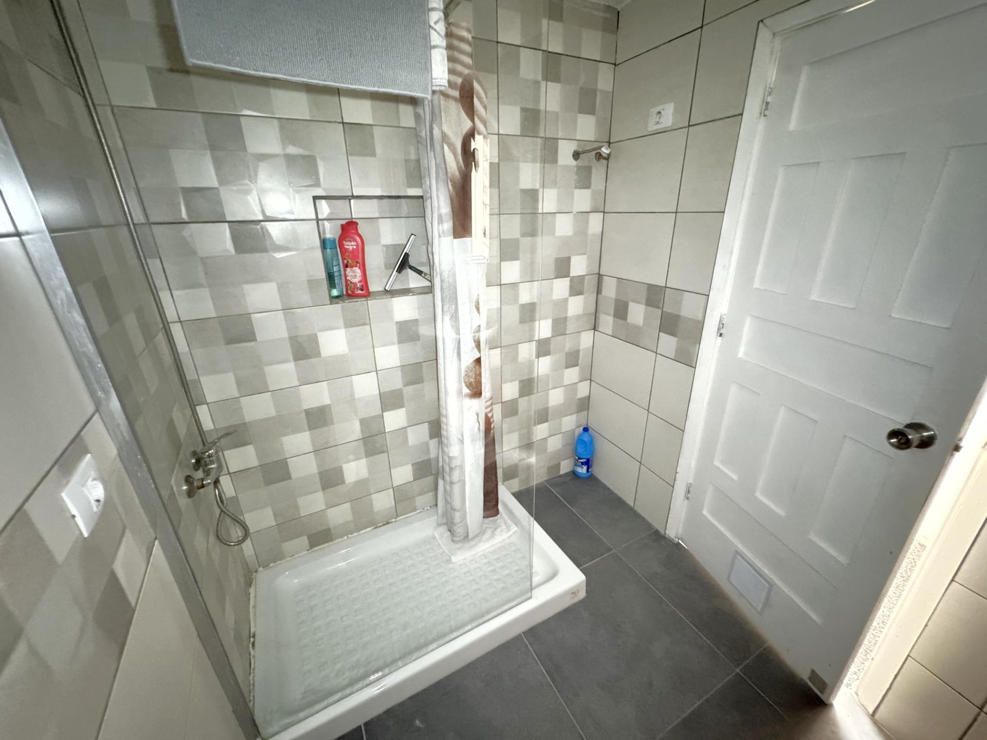Casa terrera de 6 habitaciones con gran potencial de inversi - foto 15