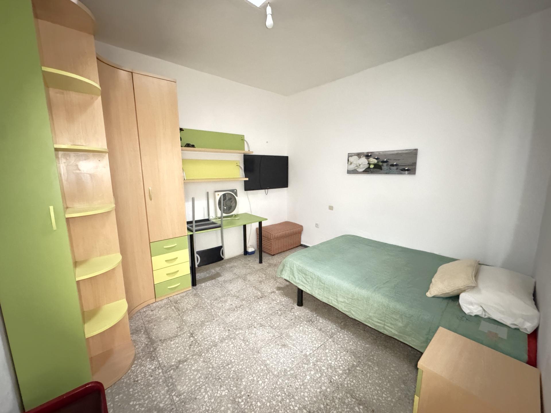 Casa terrera de 6 habitaciones con gran potencial de inversi - foto 5