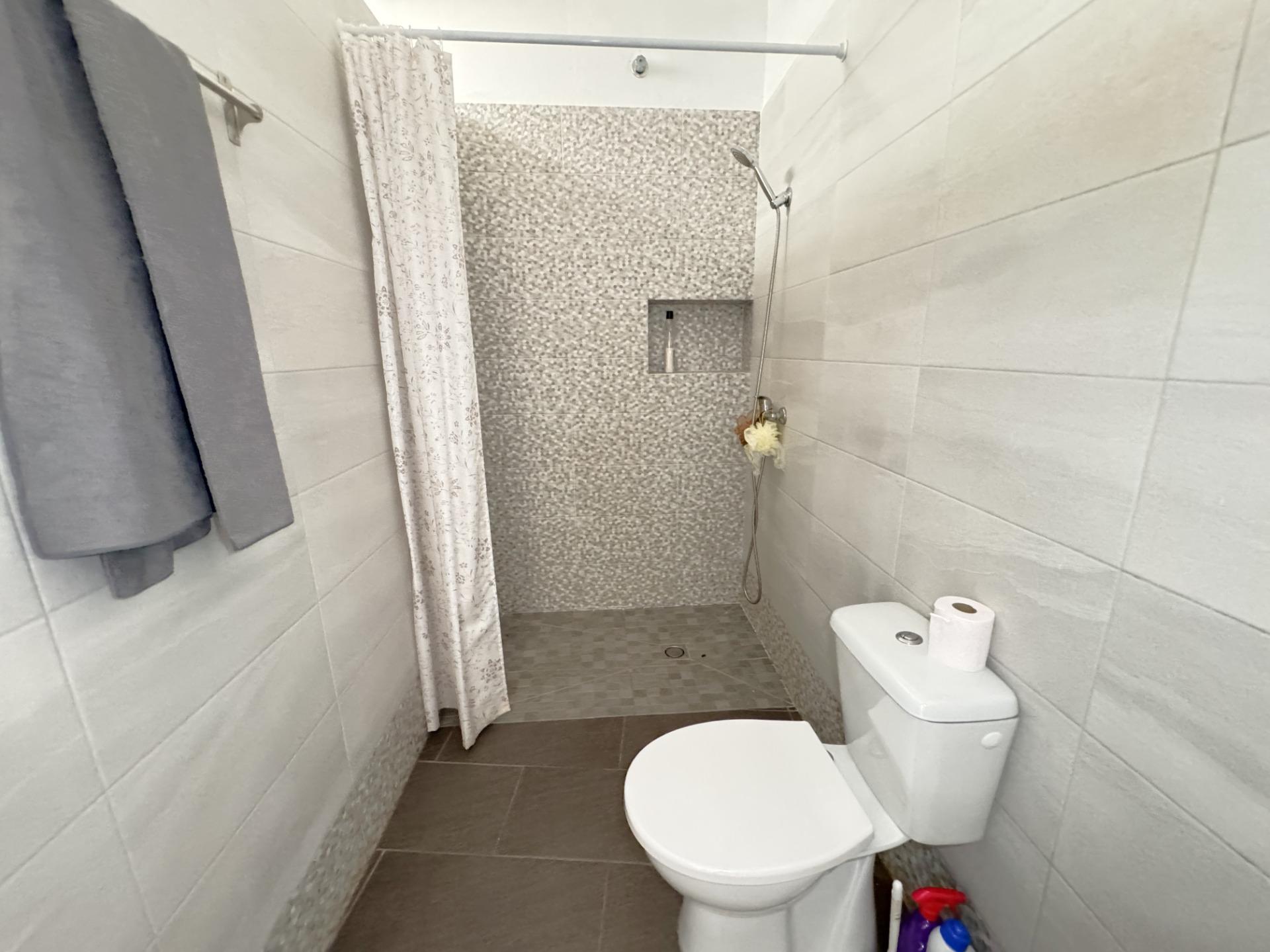 Casa terrera de 6 habitaciones con gran potencial de inversi - foto 8
