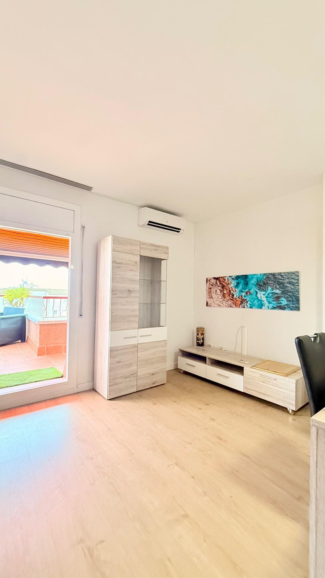 ¡Tu Paraíso en Cunit: Moderno Ático Reformado a Pasos del Ma - foto 4
