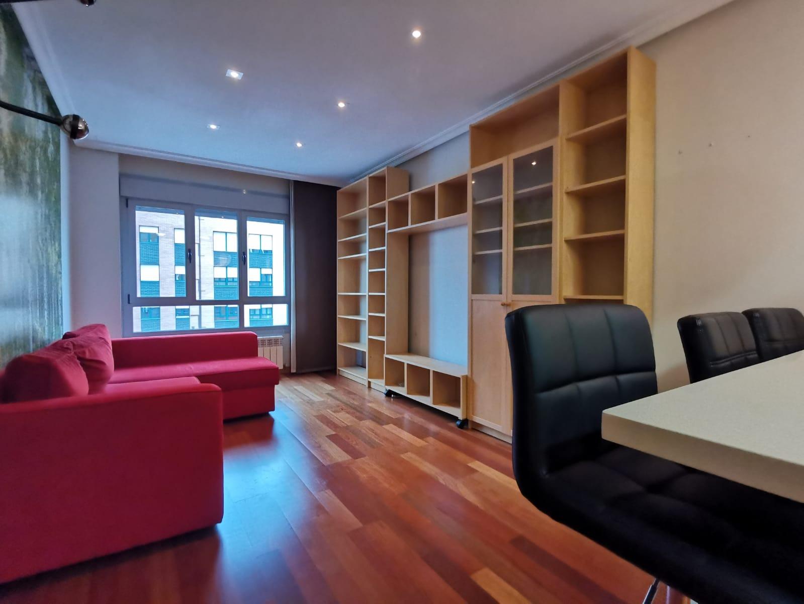Piso de dos dormitorios en alquiler junto al HUCA y Los Prad - foto 2
