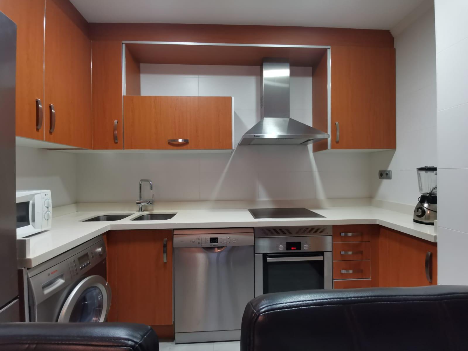 Piso de dos dormitorios en alquiler junto al HUCA y Los Prad - foto 10