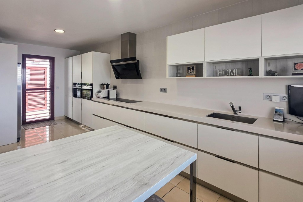 Villa Premium en Venta – Dos Hermanas, a solo 15 minutos de  - foto 13