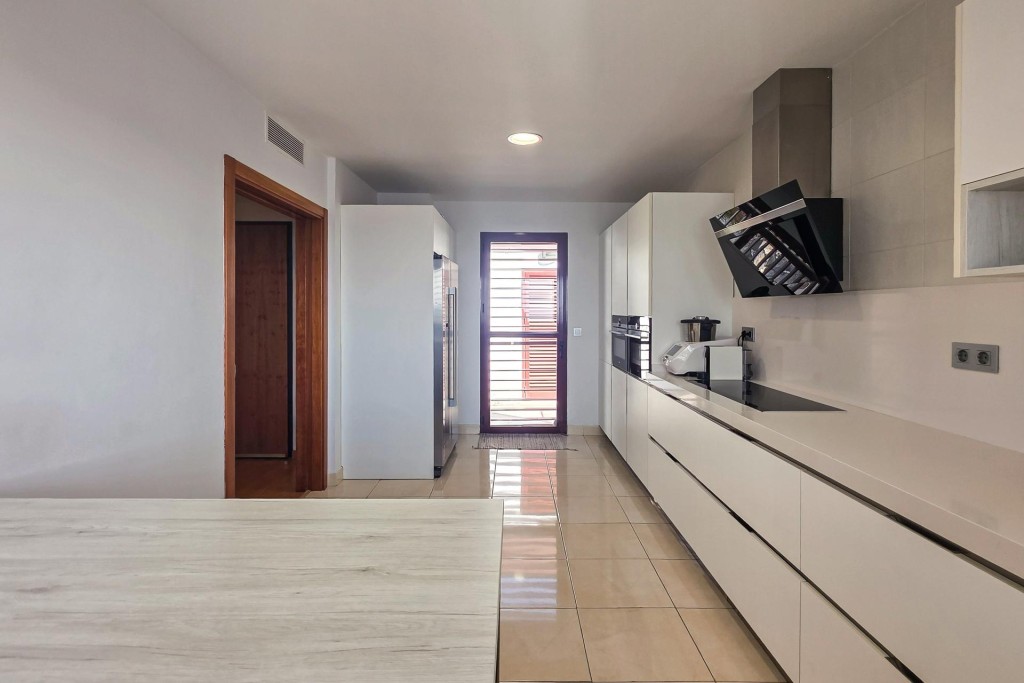Villa Premium en Venta – Dos Hermanas, a solo 15 minutos de  - foto 14