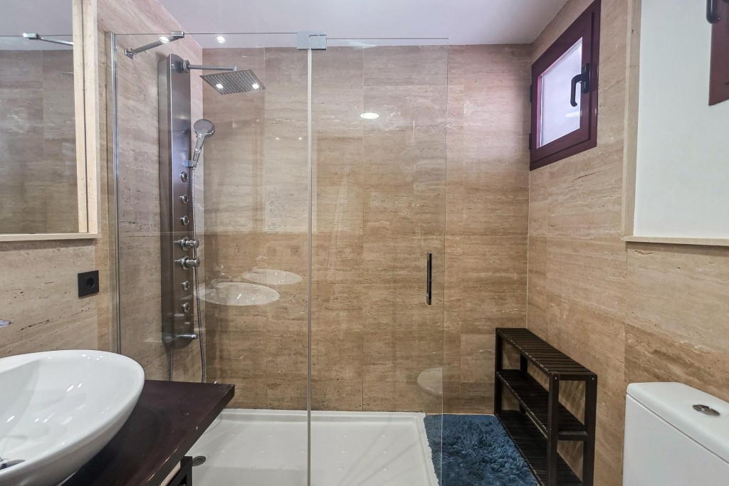 Villa Premium en Venta – Dos Hermanas, a solo 15 minutos de  - foto 21
