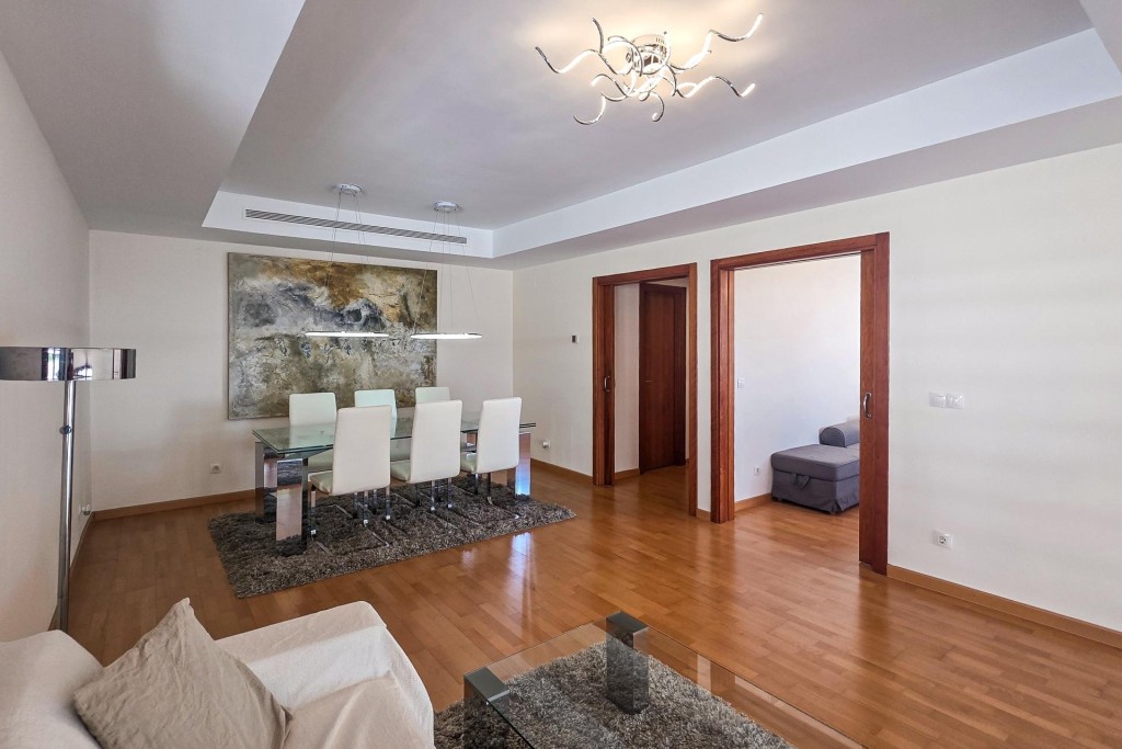 Villa Premium en Venta – Dos Hermanas, a solo 15 minutos de  - foto 6