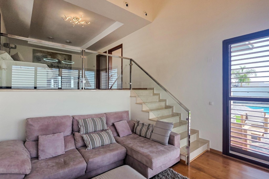 Villa Premium en Venta – Dos Hermanas, a solo 15 minutos de  - foto 8