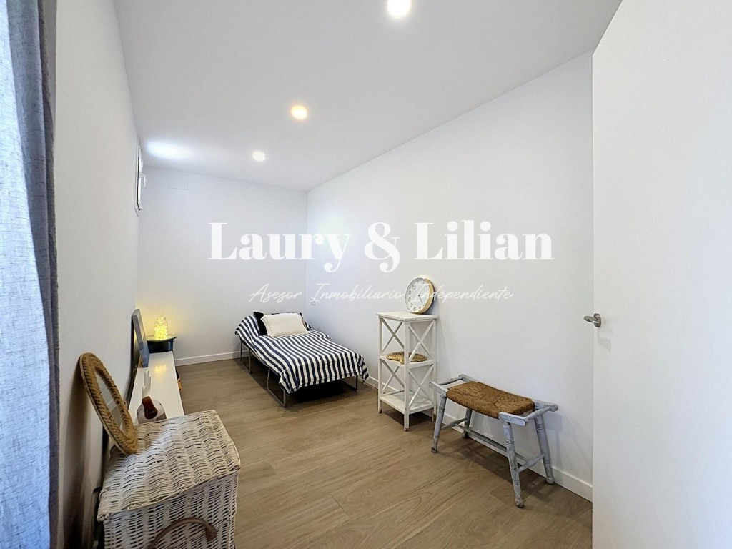 Apartamento de 2 dormitorios totalmente reformado, con aparc - foto 17