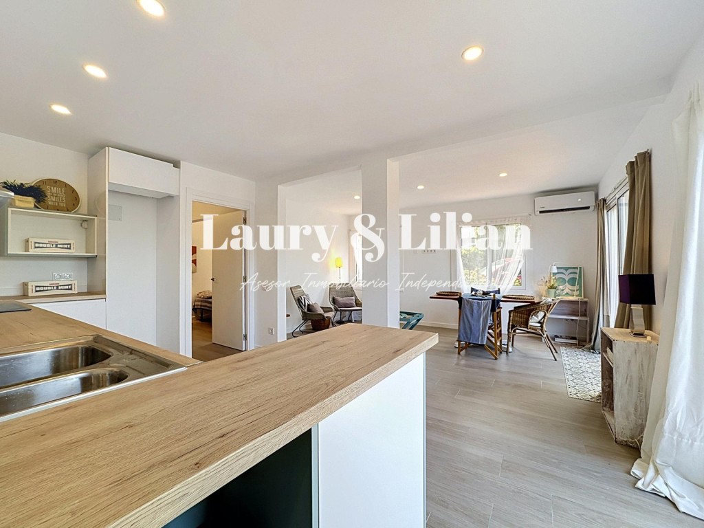 Apartamento de 2 dormitorios totalmente reformado, con aparc - foto 5