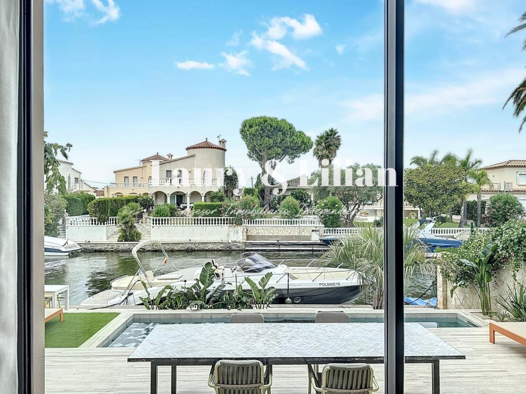 Excepcional villa con amarre de 14 m y canal largo . - foto 18