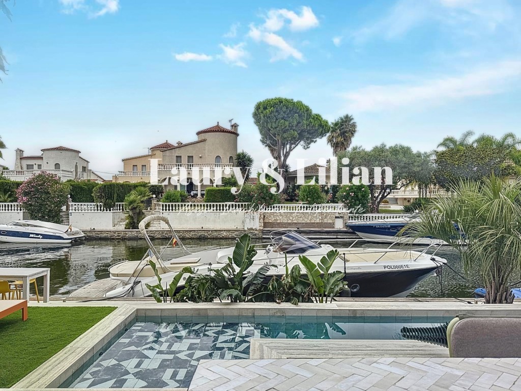 Excepcional villa con amarre de 14 m y canal largo . - foto 38